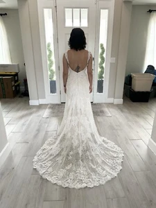 Essense Of Australia Wedding gown D1877 - Picture 1 of 7