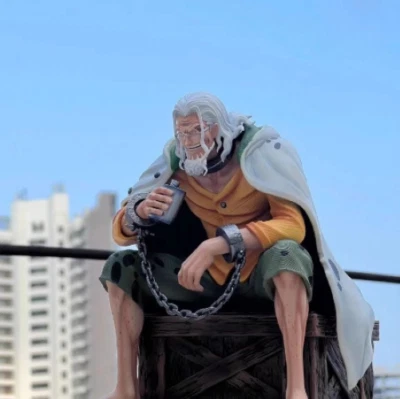 Figura de Acción 15CM ONE PIECE Plateado Rayleigh Sentado Luffy Master Anime Resina Foto 1 de 4