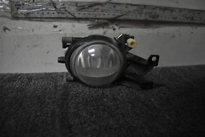 BMW 540I 2001-2003 BASE LADO DERECHO LUZ ANTINIEBLA FÁBRICA OEM Foto 1 de 4