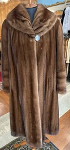 Giacca Pelliccia Visone Marrone Collo Scialle Saga Furs - Foto 1 di 15