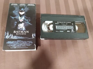BATMAN RETURNS 1992 VHS Micheal Keaton Danny Devito - Picture 1 of 1