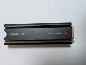 SSD 980 PRO avec dissipateur thermique 1 To PCIe Gen 4 NVMe M.2 interne état solide - Photo 1/2