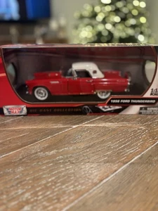 Motor Max 1956 Ford Thunderbird | Red 1:18 | Free Shipping!! - Picture 1 of 1