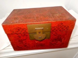 Antike primitive frühe chinesische Holz Rotlack Schatulle Qing 1800’s - Bild 1 von 24