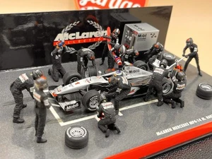 MINICHAMPS 1/43 McLaren Mercedes MP4-14 Mika Hakkinen Pit Stop Diorama Figure - Picture 1 of 16