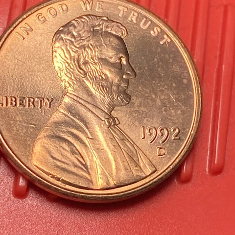 1992 D LINCOLN  CENT DOUBLED DIE DATE Whit Crack!! Almost UNC Cover