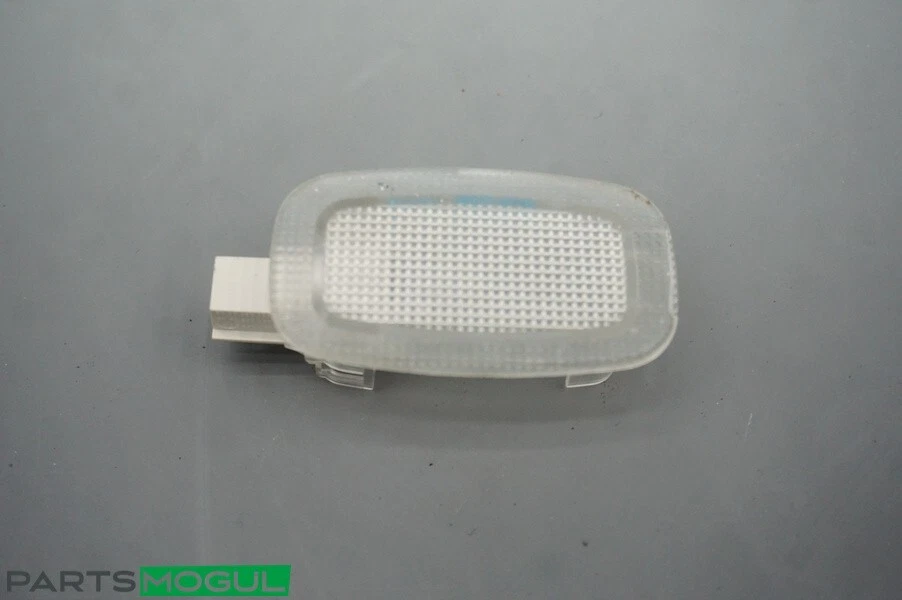 Luz interior delantera Mercedes-Benz SL550 2011-2020 0028202101 OEM Foto 1 de 4