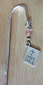 says Bible Book and Chi Rho on 4.75" Silver Plated with Pink Bead Bookmark - Foto 1 di 4