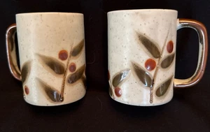 Vintage 1970's Otagiri Stoneware Mugs Coffee/ Tea Bittersweet Leaf Berry  Qty 2 - Picture 1 of 7