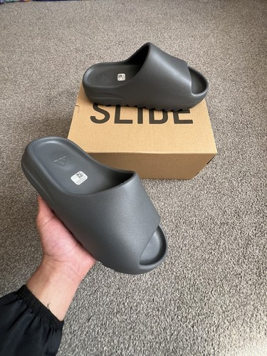 Yeezy Slide grigio ardesia UK11 Nuovissimo ✅ Spedizione veloce ?