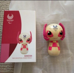 Tokio 2020 Olympische und Paralympische Spiele Someiti Kokeshi HOLZPUPPE - Bild 1 von 6