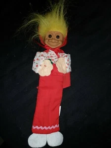 Russ Troll Bambola BARNES AND NOBLE CAPPUCCIO ROSSO 8" SEGNALIBRO - Foto 1 di 6