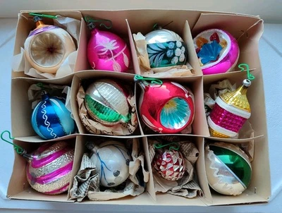 Scatola 12 PALLINE NATALE VINTAGE in vetro argento decorate a mano CHRISTMAS - Immagine 1 di 4