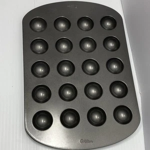 Wilson nonstick doughnut hole/cake pops Baking Pan Holds 20 - Picture 1 of 5