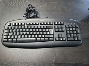 Clavier filaire NEC PS/2 Logitech Deluxe Keyboard Y-SU61 - Photo 1/4