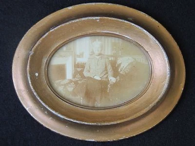 Ancien etit cadre oval, doré avec son portrait, miniature aquarelle. 14 x 11 cm - Photo 1/3