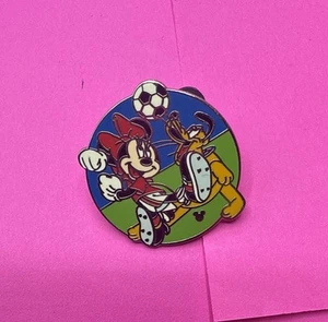 Global Lanyard Series 3 - Minnie & Pluto Soccer Disney Pin Hidden Mickey - Picture 1 of 2