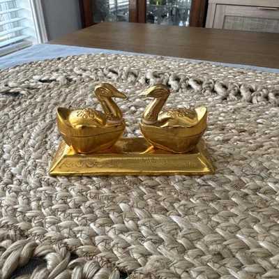 Placa Metal Pato Design KUMKUM, KANKAVATHI, KUMKUM HALDI Foto 1 de 4