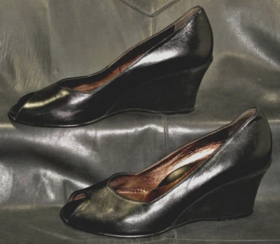 Zapatos de salón Taryn Rose para mujer de cuero negro con gamuza abierta peep toe talla EU 38 1/2 M Foto 1 de 4