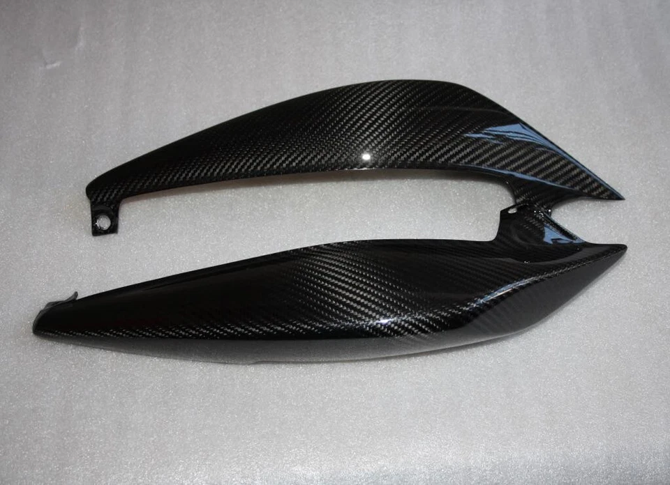 Flancos traseiros Triumph Street Triple 2007 2008 2009 2010 2011 2012 carbono - Imagem 1 de 1