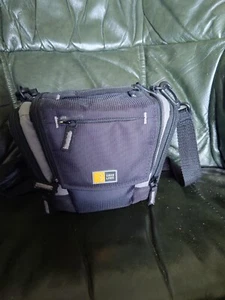 Case Logic Camera Bag. Excellent Condition Multiple Compartmens & Shoulder Strap - Picture 1 of 5
