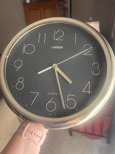 VTG 1970 1980 LINDEN Quartz Black And Gold Round Retro MCM Working Clock Style - Picture 1 of 6