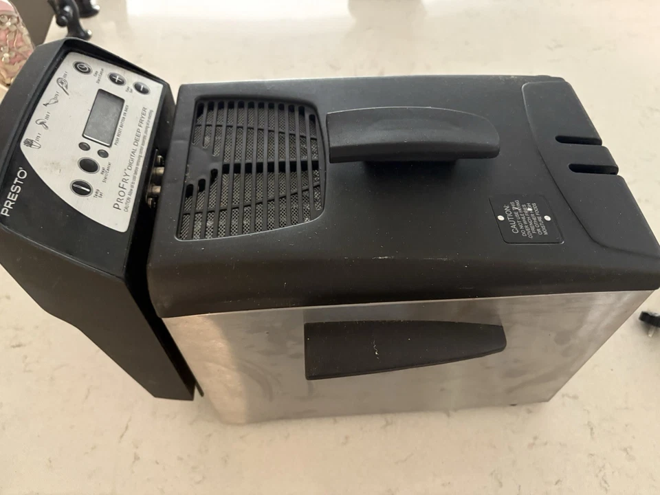 Fritadeira Presto, capacidade alimentar grande para 8 xícaras. - Imagem 1 de 1