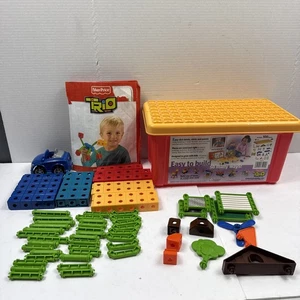 2009 Fisher Price Trio Bausteine MINT Lernen Spielzeug Lot mit Aufbewahrung - LESEN - Bild 1 von 8