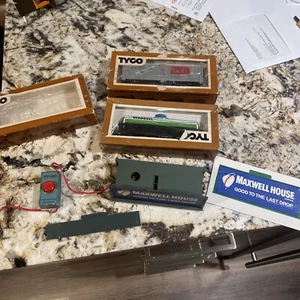 Tyco Untested Lot #934 Steam Whistle Billboard + Wesson Tank & Swift Hopper Car - Picture 1 of 4