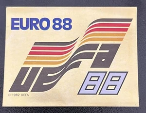 PANINI FOOTBALLERS BADGE LOGO FIGURE N 4 EURO 88 VINTAGE FOOTBALL VERY RARE - Picture 1 of 2