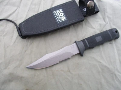 Cuchillo para cachorro con sello SOG M37 Seki Japón vintage Foto 1 de 4