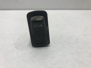 Mack CXU613 KEYLESS POWER Dash/Console Switch - Used | P/N 1MR4341AM12 - Picture 1 of 4