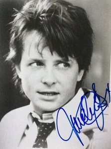MICHAEL J FOX SIGNED 8X10 GUARANTEED AUTHENTIC FULL OLD SIGNATURE WOW - Picture 1 of 1