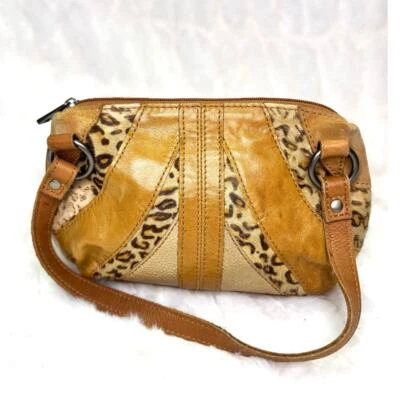Mini bolso baguette de piel sintética y cuero con estampado de leopardo tostado fósil para mujer Foto 1 de 4