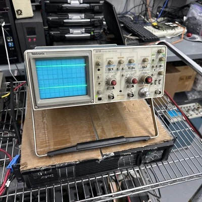 Osciloscopio de laboratorio Tektronix 2235 100 MHz unidad de prueba portátil Foto 1 de 3