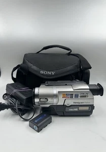 Videocámara Sony DCR-TRV108 Digital8 HI8 8 mm Video8 reproductor de VCR con estuche - en muy buen estado - Imagen 1 de 8