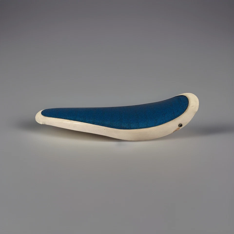 Asiento de bicicleta Banana de colección para personas Permaco 18" azul brillante y blanco años 70 634 Foto 1 de 4