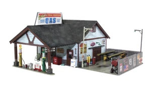 Woodland Scenics Ethyl's Gas / Service N Scale Built and Ready BR4935 - Picture 1 of 4