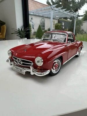 1:18 ERTL Vintage 1960 MERCEDES BENZ 190 SL CUPÉ (Señal Roja) Modelo Fundido a Presión Foto 1 de 4