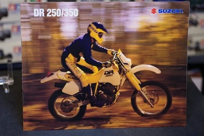 Suzuki Dr250/350 1990 Sales Brochure!! Beautiful Condition!!! Foto 1 de 4