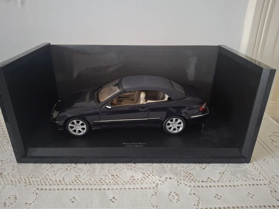 1/18 Kyosho Mercedes-Benz CLK-Cabrio Convertible boxed - Image 1 of 4