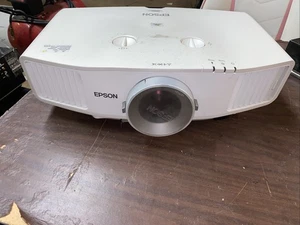 Epson PowerLite Pro G5000 LCD Projector H299A Aprox. 2200 Lamp Hours Used - Picture 1 of 6