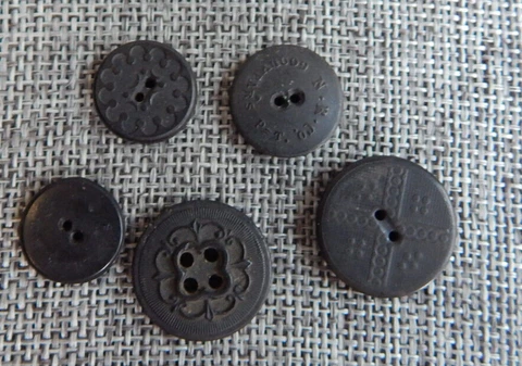 Lot of Antique Vntg Pressed Horn Buttons #544 Cover