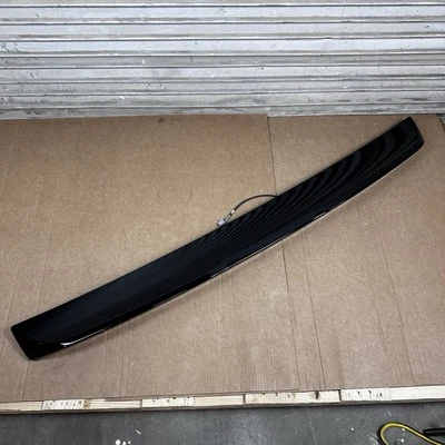 Dodge Challenger 2019-2023 OEM alerón trasero con cámara P6QK03DX8AB Foto 1 de 4