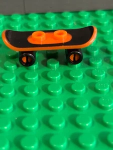 42511c01pb28 Michelangelo Orange Skateboard Teenage Mutant Ninja Lego Minifigur - Bild 1 von 4