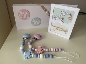 Geschenkbox Schnullerkette + Grußkarte zur Geburt, Zwillinge, Junge und Mädchen - Bild 1 von 6