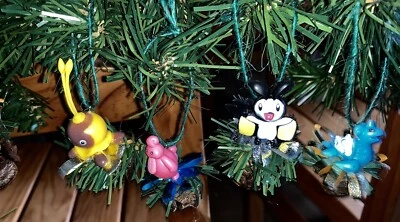 Pokemon 2.5inch Figure Christmas Pines Assorted 10pcs Set - Image 1 of 4