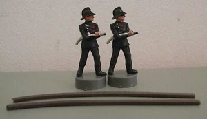 Original Spot-On Firemen figures x2 with Repro Brown Rubber Hoses - (ODD153) - Picture 1 of 3