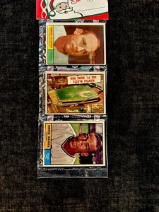 1961 TOPPS XMAS BASEBALL RACK PACK MICKEY MANTLE ERNIE BANKS HARMON KILLEBREW - Picture 1 of 2