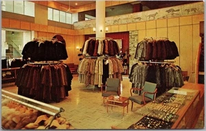 um 1960 ATHEN, Griechenland Werbepostkarte "FELLE VON VOULA MITSAKOU" Ladenansicht - Bild 1 von 2